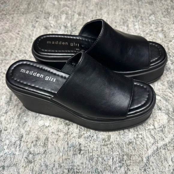 🆕 Madden Girl Wiindy Wedge Size 6 - Picture 5 of 5